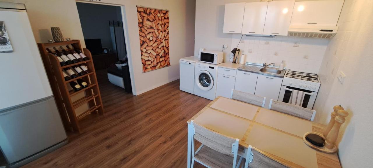 Utulny apartman blizko centra Michalovce Exterior foto