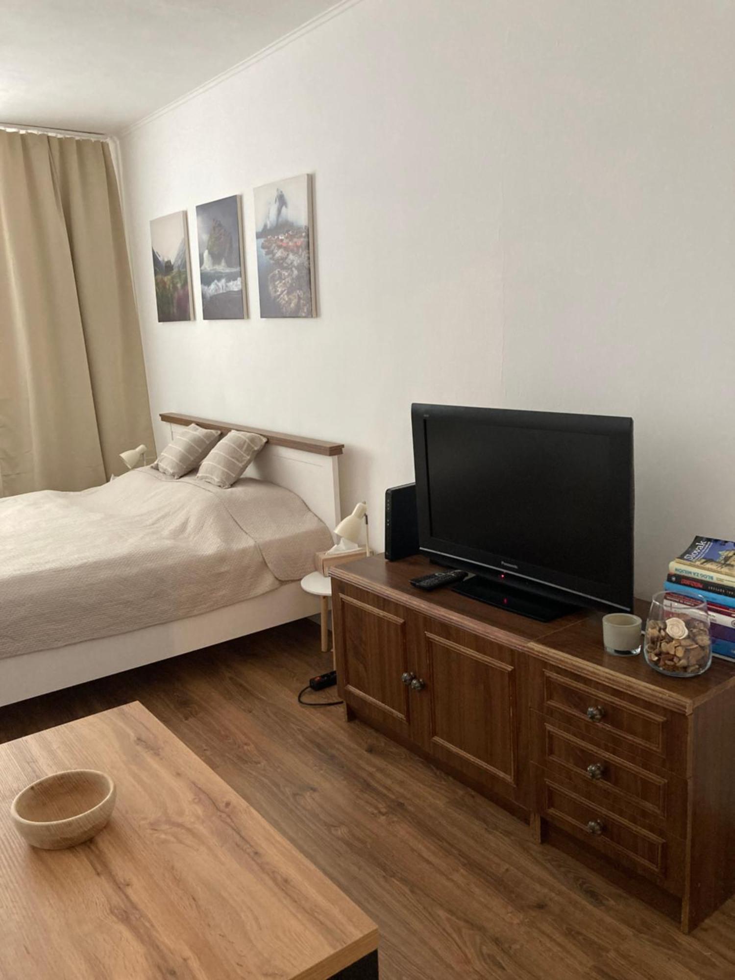 Utulny apartman blizko centra Michalovce Exterior foto